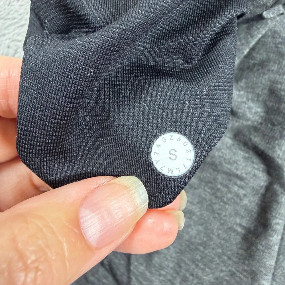 Lululemon THE Short Men Small‎ Grey Heathered Lined 9